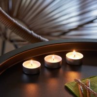 Candelo Duftteelichter Vanillekipferl 18er-Set – Cremeweiß, 4h Brenndauer, Ø 3,8 cm, Höhe 1,4 cm – Weihnachtskerzen & Winterdeko in Aluminiumhülle